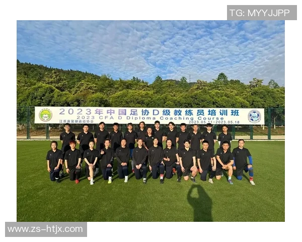 深圳足球队荣登足球团队协作排行榜第三名展现团队精神与实力 深圳足球队荣登足球团队协作排行榜第三名展现团队精神与实力