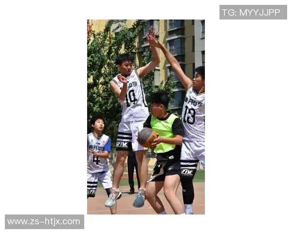 深圳排球队的耐力之道:排球运动背后的坚持与拼搏精神探秘 深圳排球队的耐力之道:排球运动背后的坚持与拼搏精神探秘